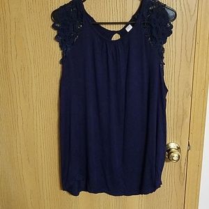 Femine blue crochet tank